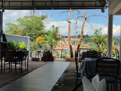 Tania’s Cuisine and Lounge
